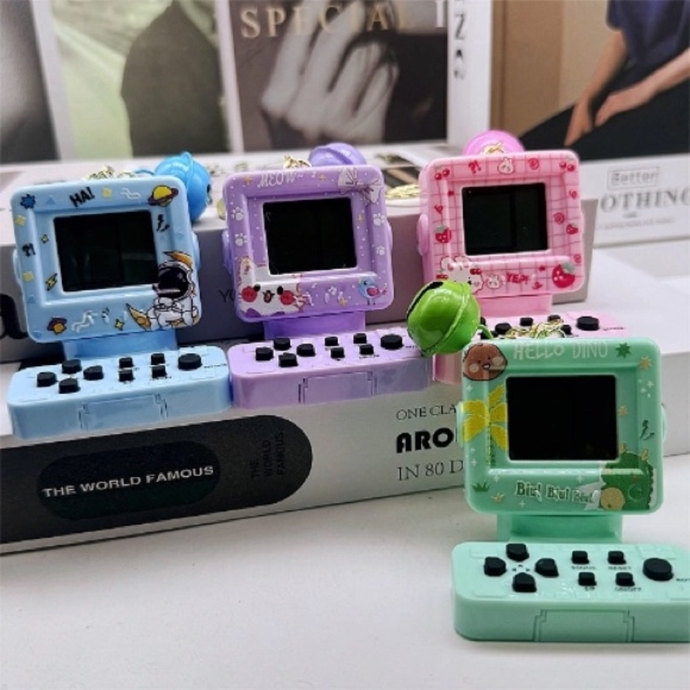 1 pc Mini Retro Game Keychain - Picture 9 of 10
